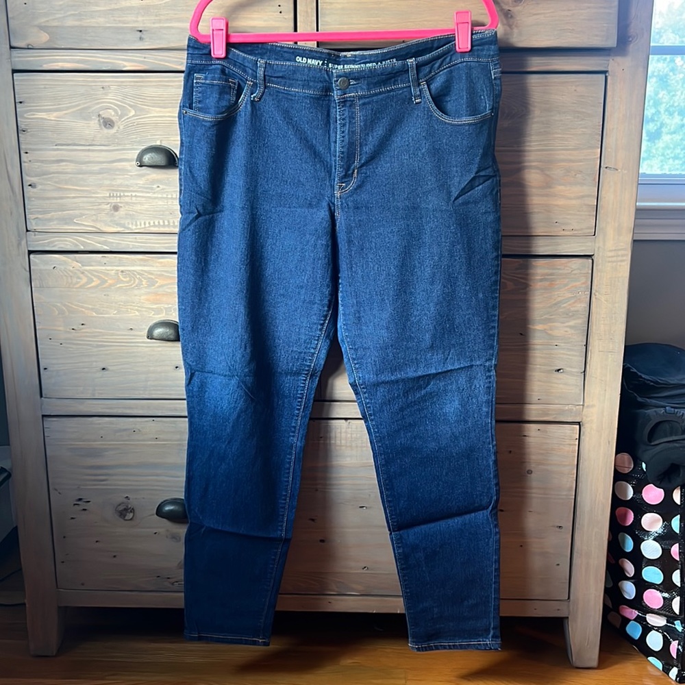 EUC Old Navy super skinny mid rise jeans size 16